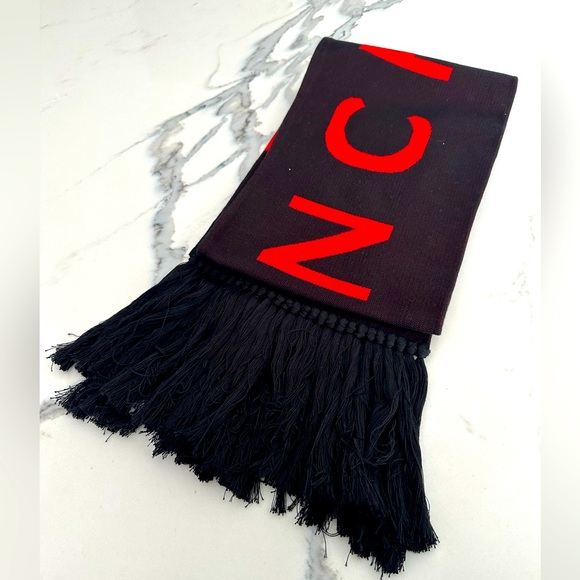 Givenchy Graphic Logo Football Scarf - Picture 3 of 6